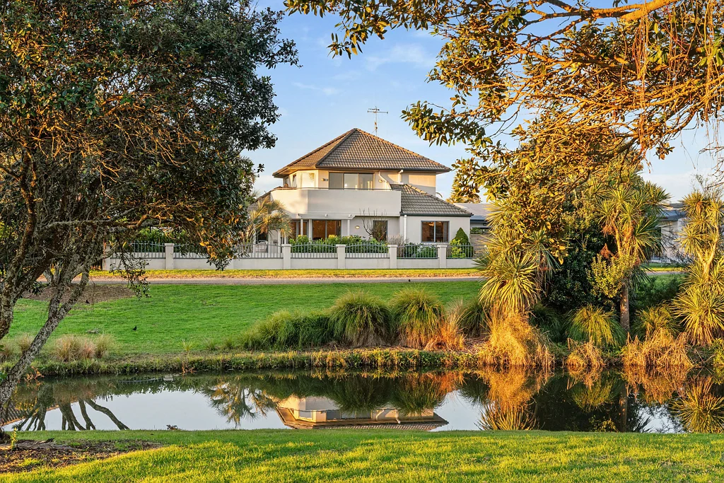 Papamoa 4બેડરૂમ Prestige living by the water reserve, Royal Palms