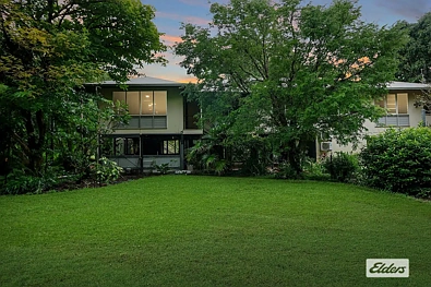 Noonamah 5chambre Rare Noonamah Opportunity – 8.8ha with River Frontage & Expansive Living