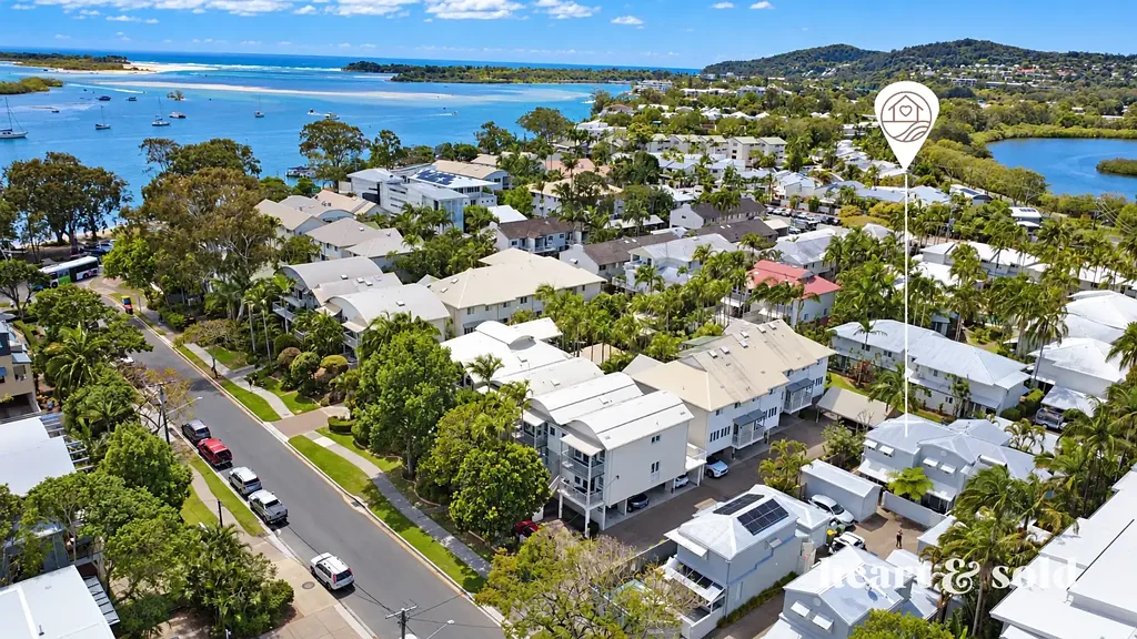 Noosaville 3ਬੈੱਡਰੂਮ Three-minute walk from your door to the Noosa River – Boutique, Private and Pet Friendly