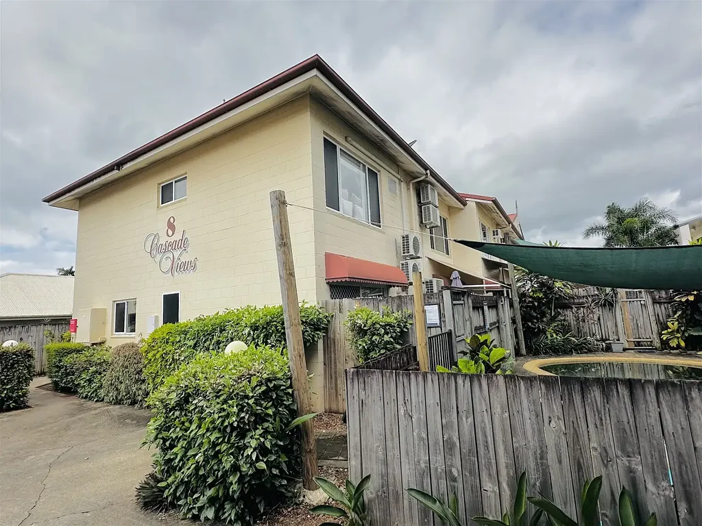 Redlynch 2部屋 Stylish Low-Maintenance Living in the Heart of Redlynch Offers above $480,000