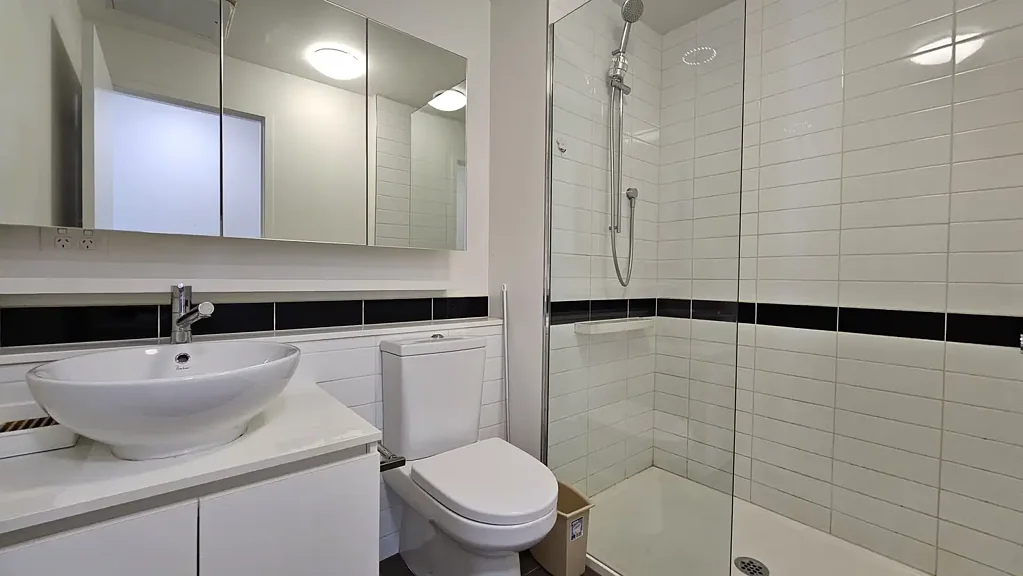 Melbourne 2chambre BRIGHT, SPACIOUS & WINDOWS IN EVERY ROOMS