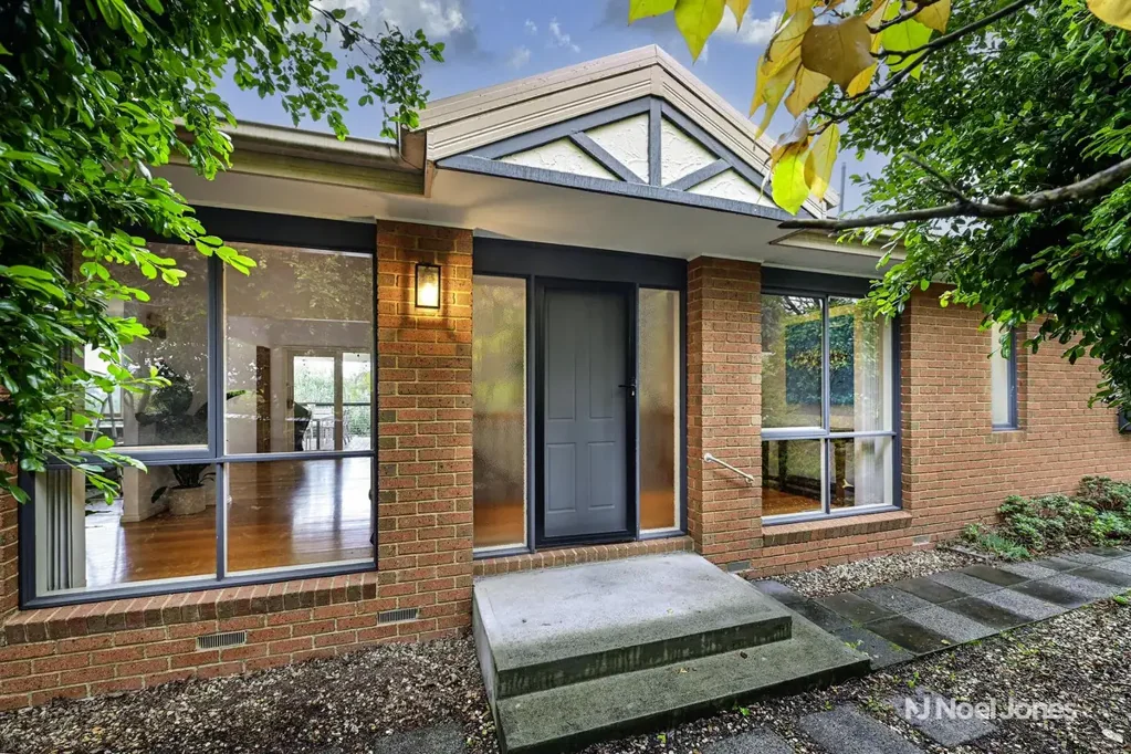 Croydon North 4 Bedroom Elevated Family Living with Spectacular Ranges Outlook