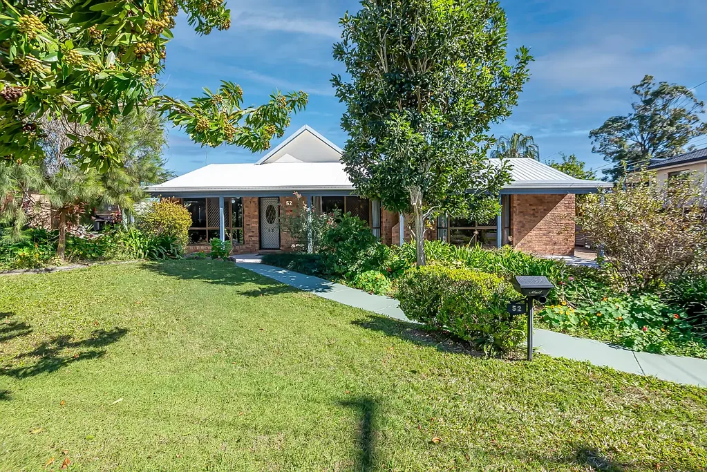 Shailer Park 4 Bedroom Spacious Family Home on 1,012m² with Loft Retreat, Shed & Pool