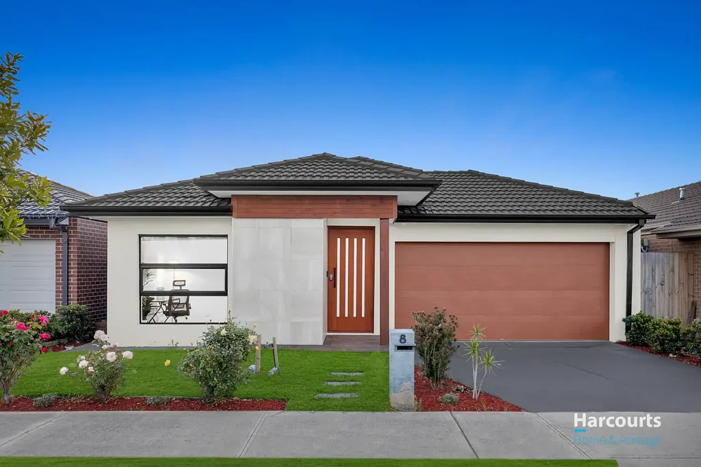 8 Whinstone Avenue, Clyde, VIC 3978