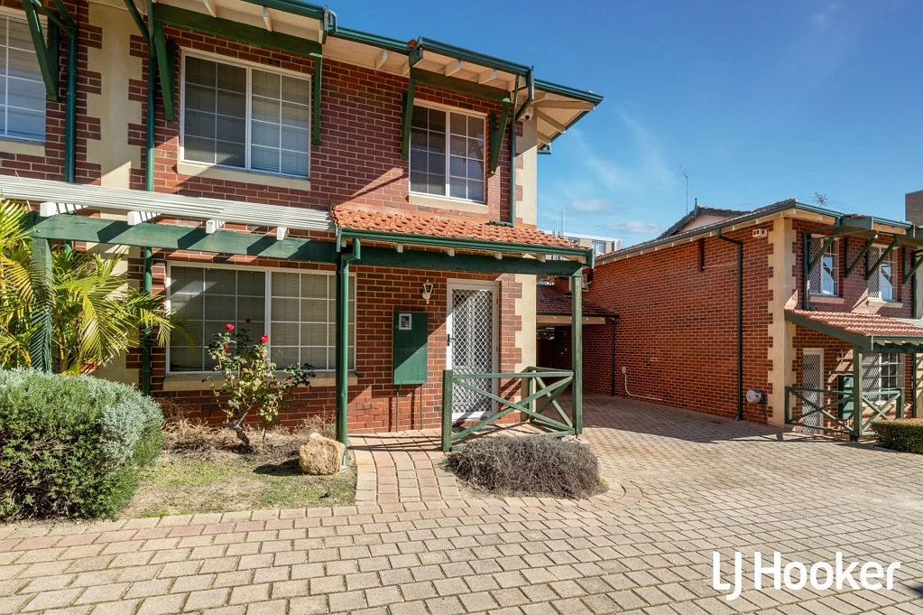 TIDY TOWNHOUSE IN PRIME LOCATION