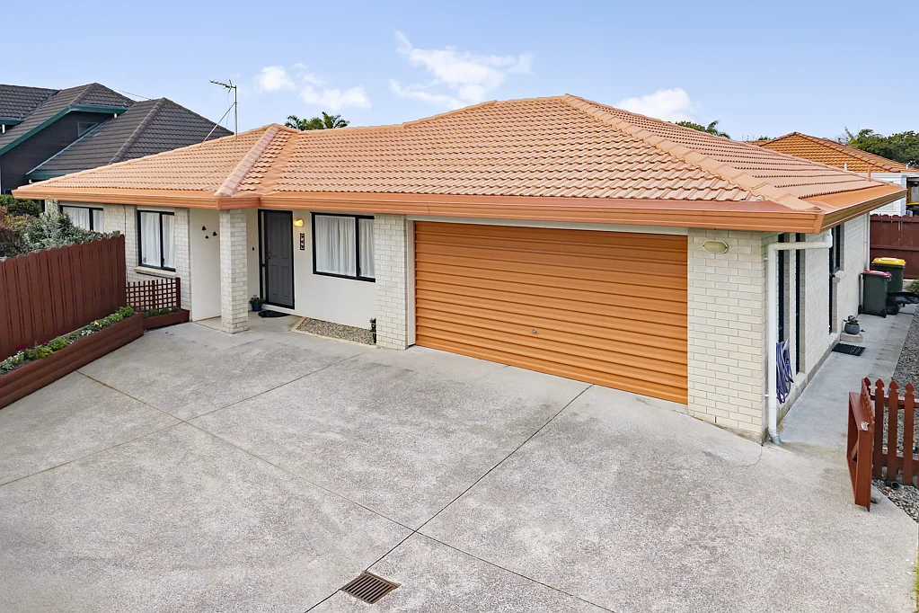 2/16 Travers Place, Northpark, Manukau City, Auckland