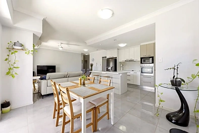 Redcliffe 2房 尽享 Redcliffe 生活方式，宽敞空间、便利设施和海滨生活触手可及 Live the Redcliffe Lifestyle, Space, Convenience & Coastal Living at Your Doorstep
