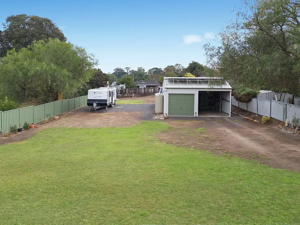 Kandos 1房  Charming Property with Huge Block, Solar Power, Storage Solutions & Bonus Caravan – A Rare Opportunity!