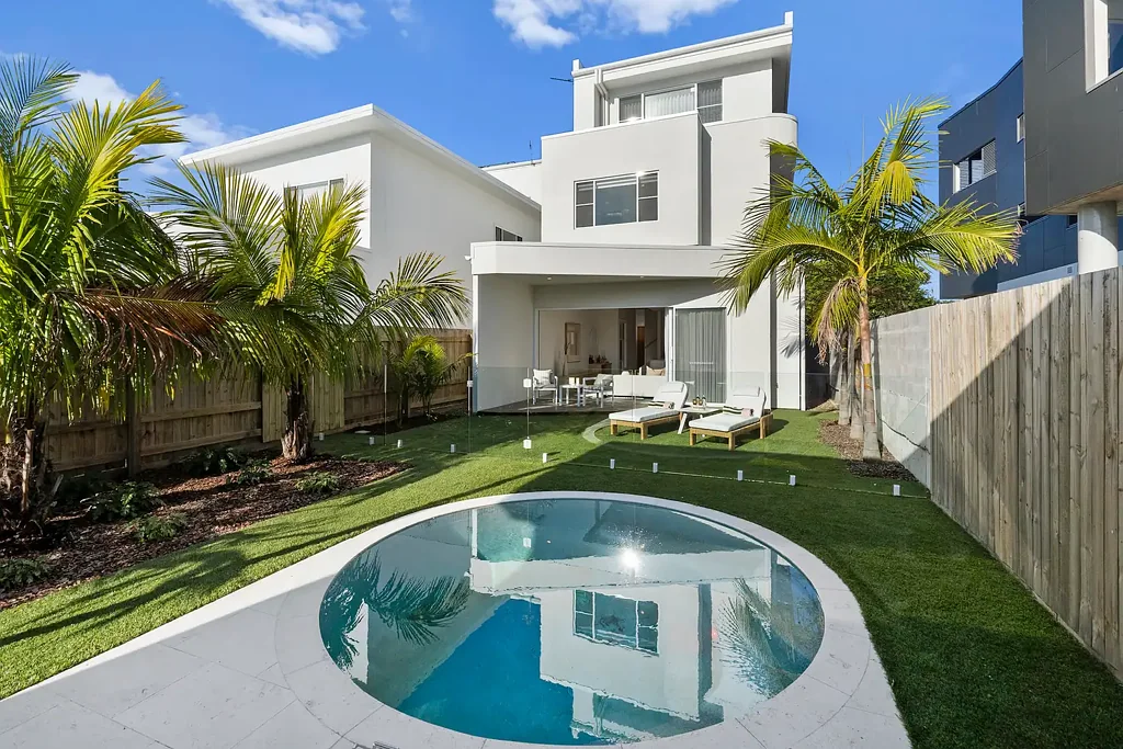 Kingscliff 4 Bedroom Exquisite New Duplex Just Steps from the Beach in Kingscliff