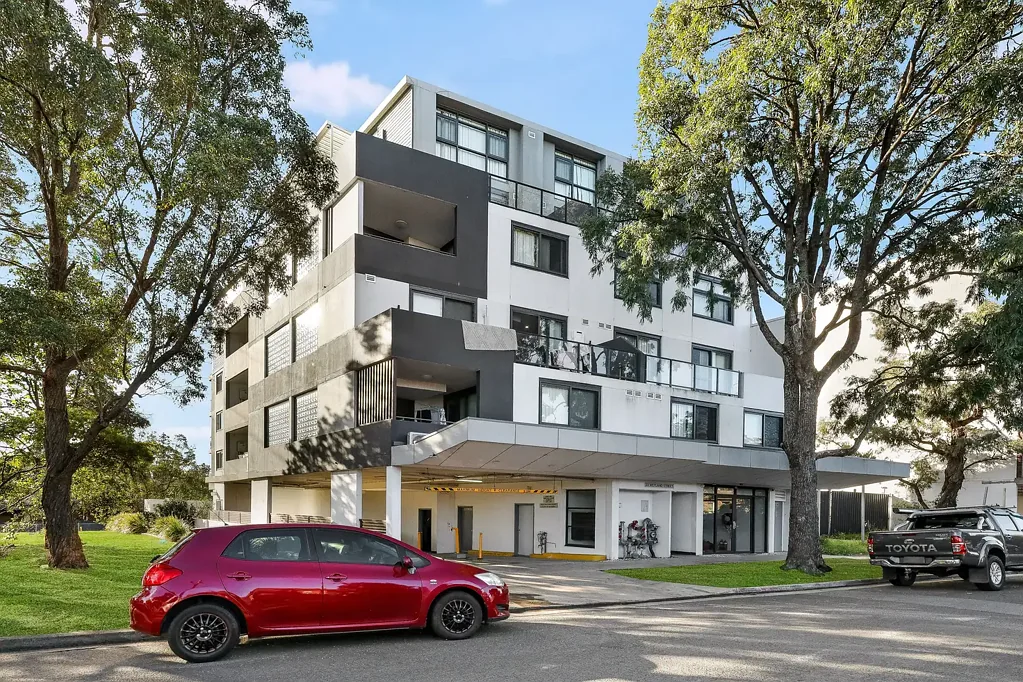 Punchbowl 2 Bedroom Modern Ground Floor Unit with Courtyards & Storage - Prime Location