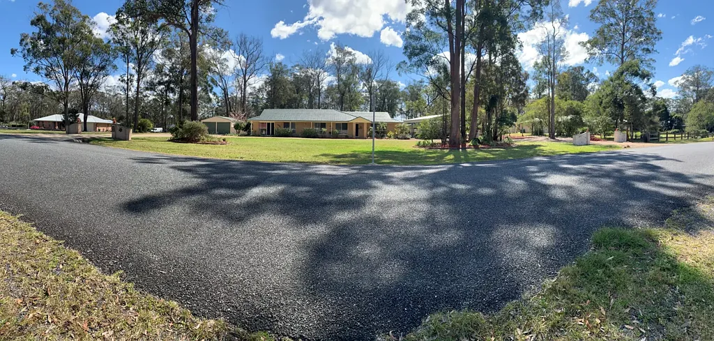 King Creek 6બેડરૂમ Outstanding Lifestyle and Business Opportunity for the dog enthusiast in the highly sought after King Creek, Port Macquarie NSW area.