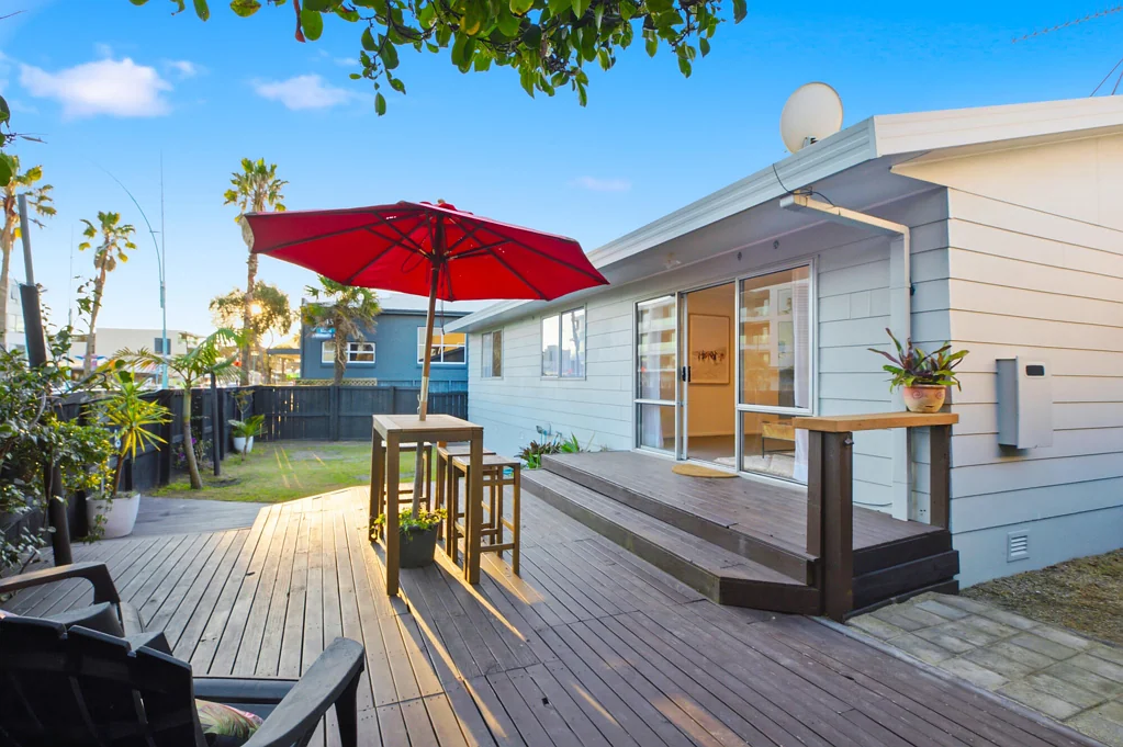 Mount Maunganui 3房  Opportunity Knocks in Downtown Mount Maunganui