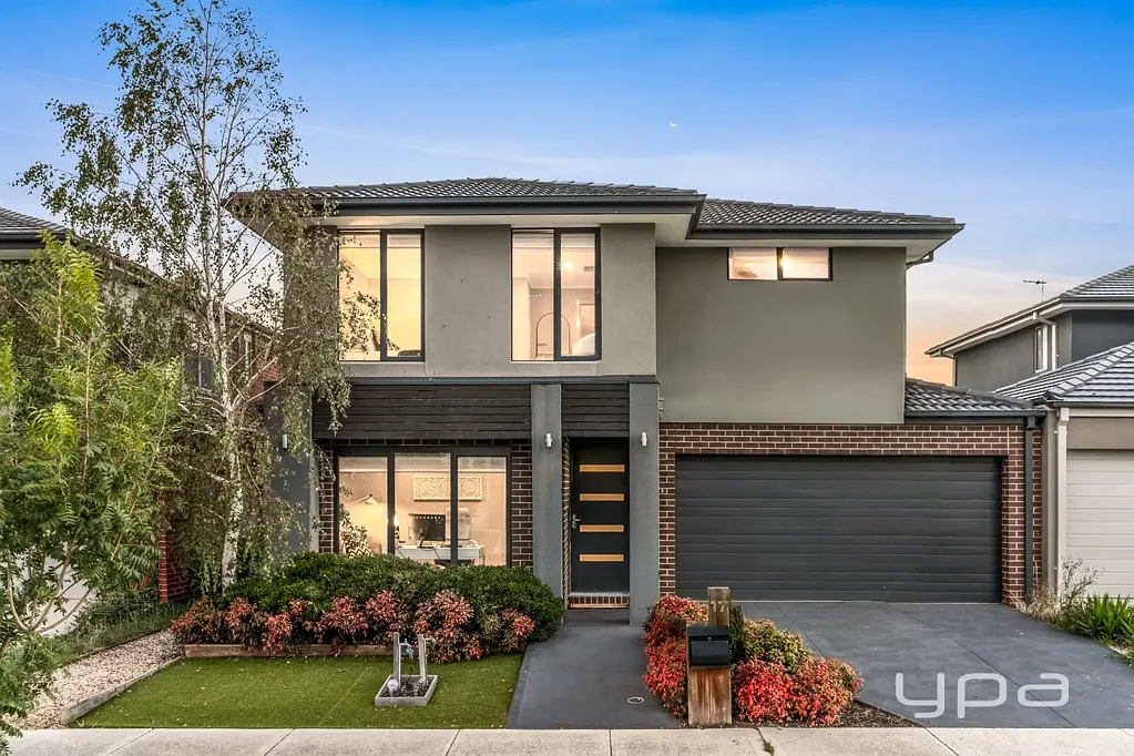 17 Leroy Crescent, Point Cook, VIC 3030
