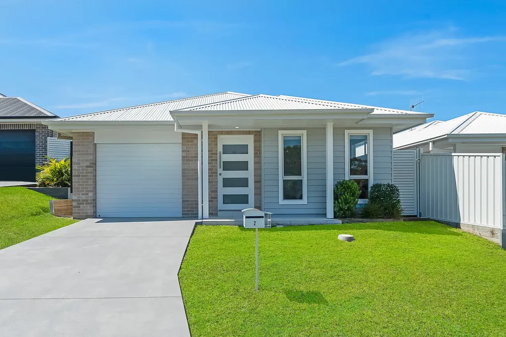 Dunbogan 3房  Modern Coastal Living Just Moments from the Beach