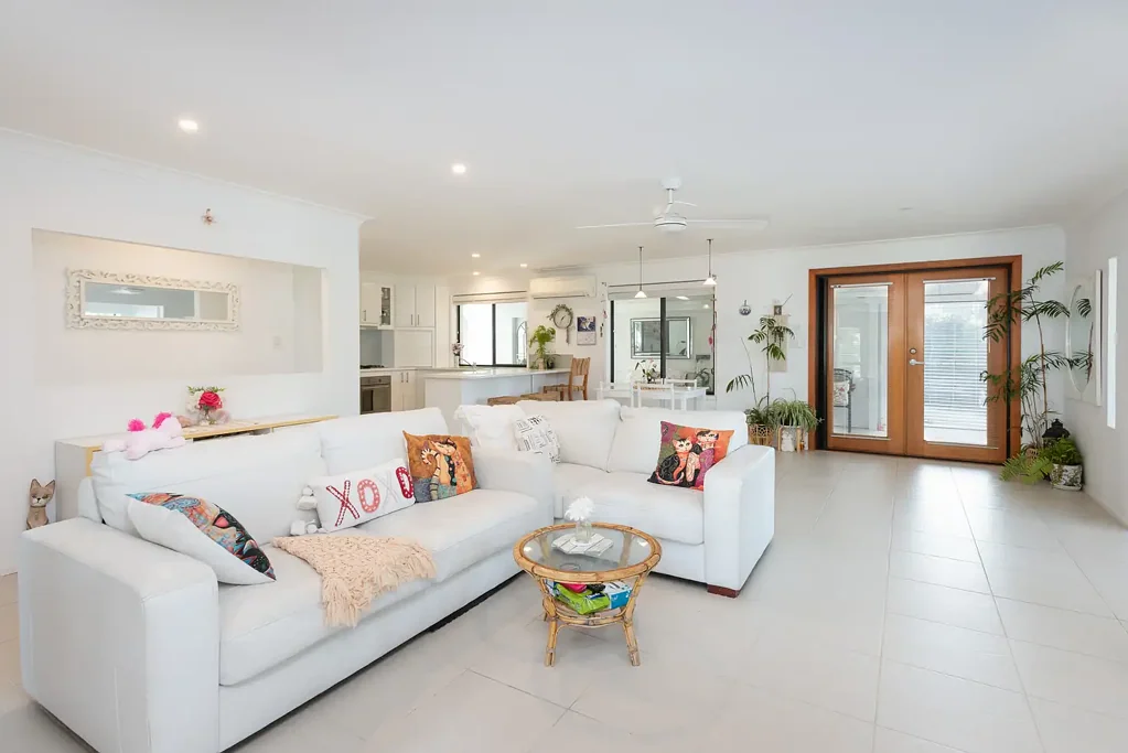 Hollywell 3कमरा 'Pretty as a Picture' - Beautiful Single-level Home Packed With Character & Convenience