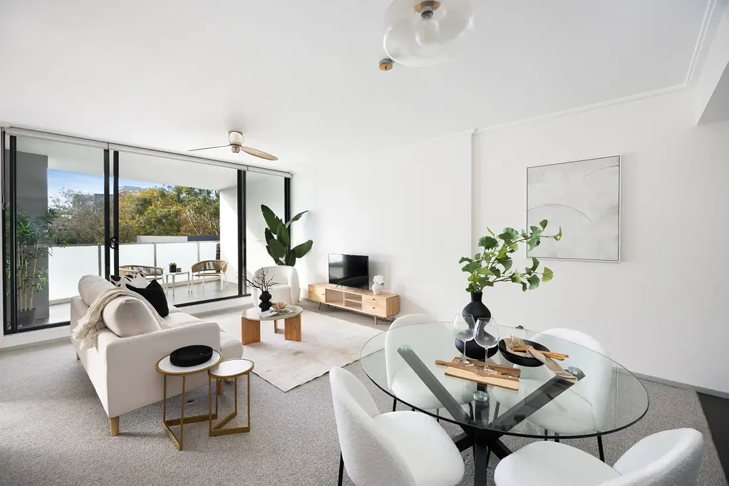Waterloo 1房  CHARMING & ELEVATED EAST FACING APARTMENT