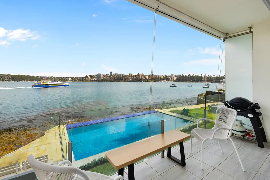 Fully Furnished Waterfront Apartment - Available for a Short Term Lease