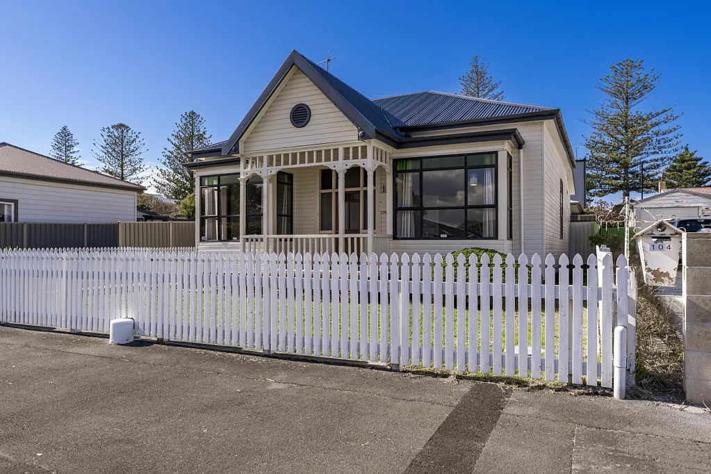 Napier South 3房  Building Report Available Plus New Roof!