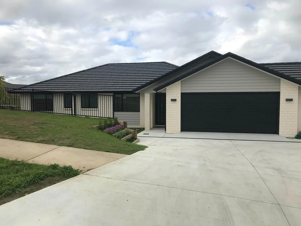 Four Bedroom Home Double Garage Water Included