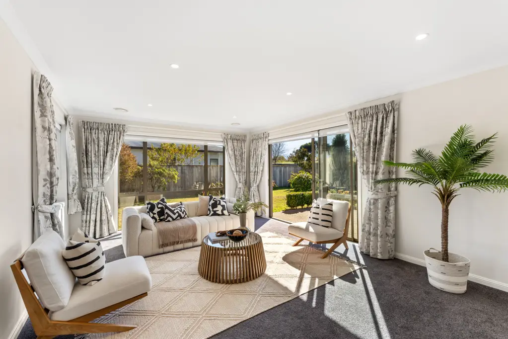 Paraparaumu 4 Bedroom Fresh, Fabulous, and Ready to Impress!