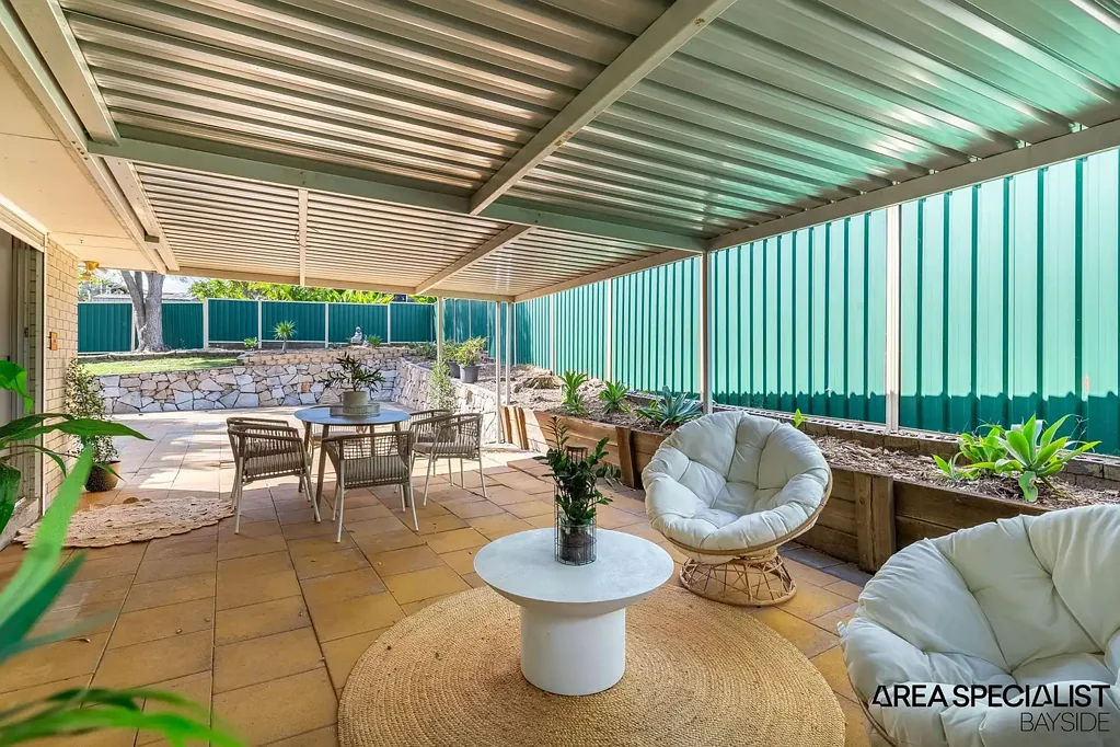 Alexandra Hills 3 Bedroom Elevated Entertainer on 840m² | Quiet Cul-de-Sac | Walk to Everything