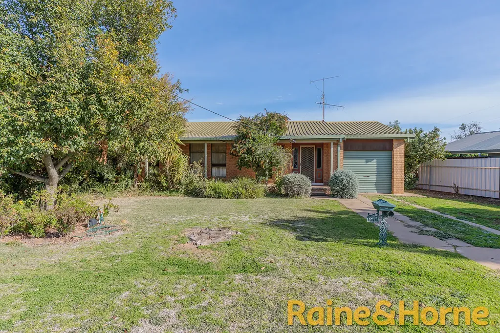 166 Dandaloo Street, Narromine, NSW 2821