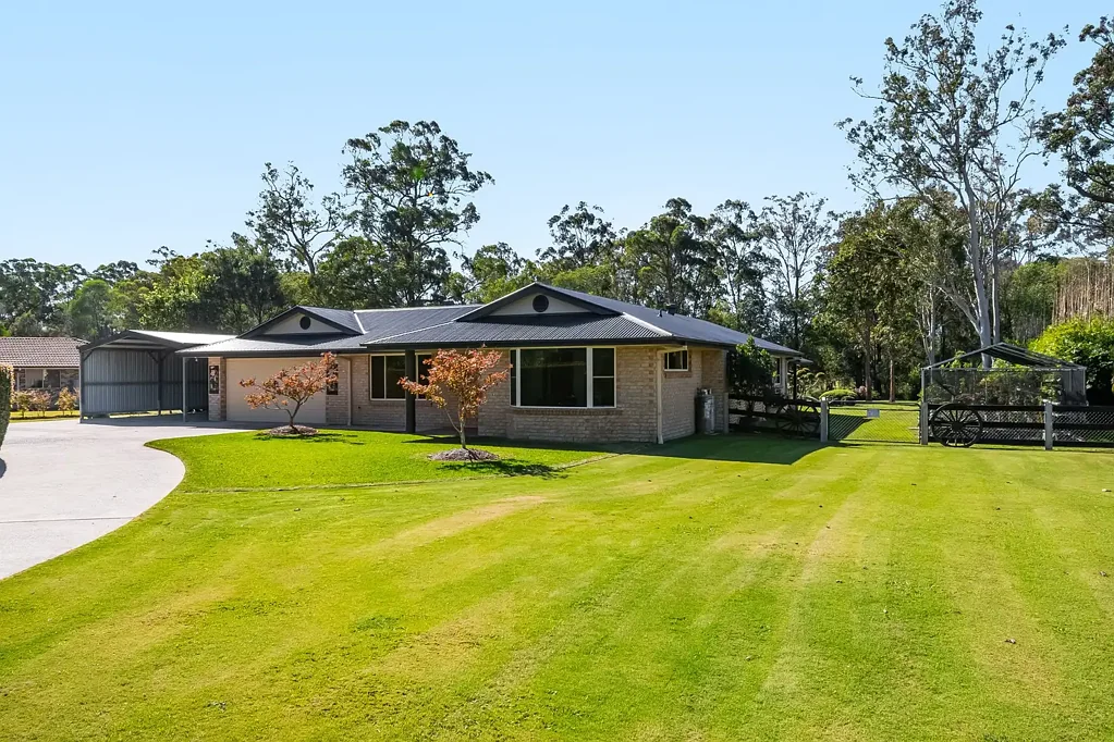 Gulmarrad 3Zimmer Immaculate Lifestyle Property with Stunning Landscaped Gardens