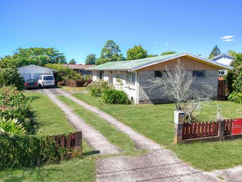Chartwell 3房  Charming Brick Family Home