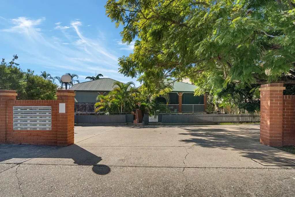 Kelvin Grove 2房  Ground-Floor Courtyard Apartment 550m from QUT & Victoria Park