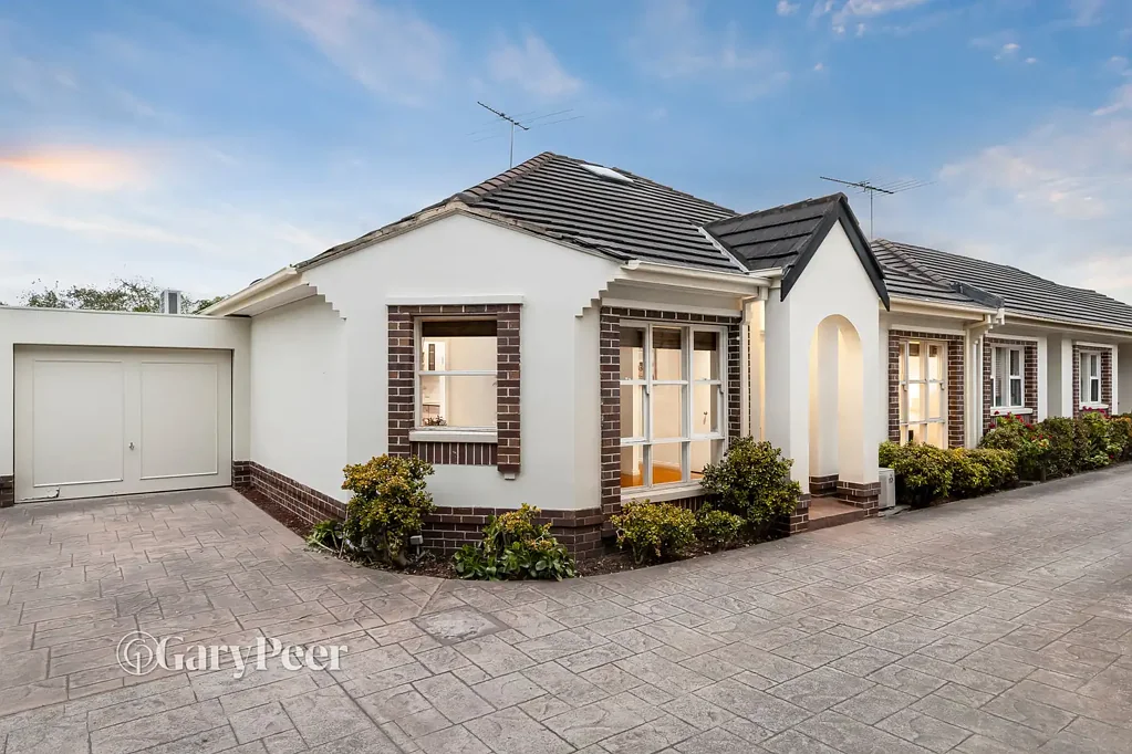 Caulfield South 2Zimmer Single-level convenience superbly located