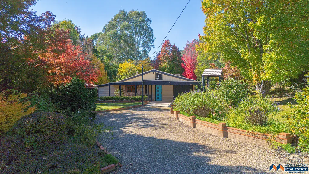 Myrtleford 3 Bedroom Mud Brick Home on 3 Acres