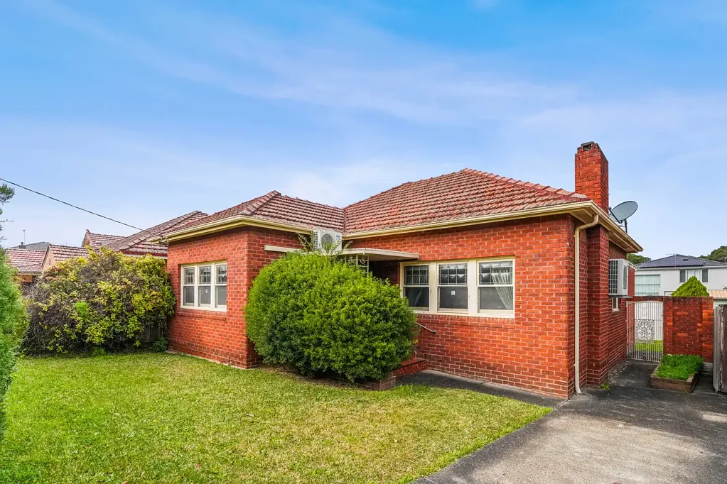 Concord West 4房 位于交通便利的Concord West的绝佳拆除重建机会 Exceptional Knockdown Rebuild Opportunity in a Highly Connected Concord West Setting