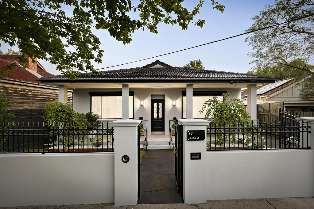 Coburg 5部屋 Elegant Renovation with Versatile Studio Living