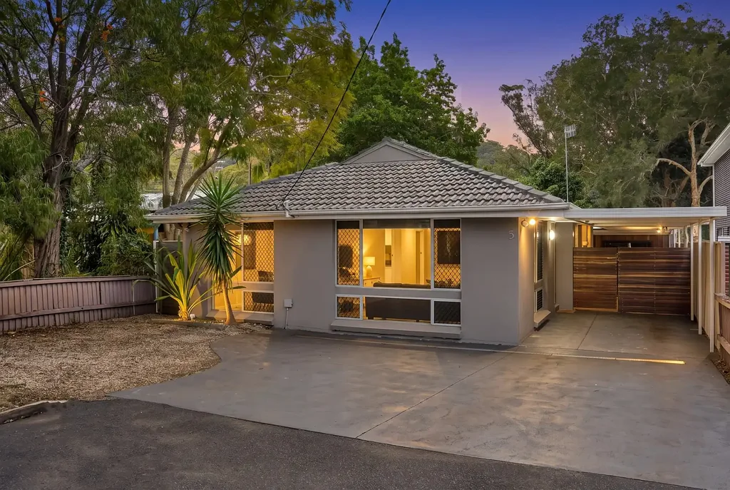 Umina Beach 3房  Where Family Memories Begin... and Your Future Is Already Approved!