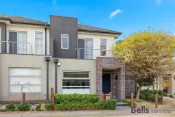 1/2 Great Barr Crescent, Caroline Springs