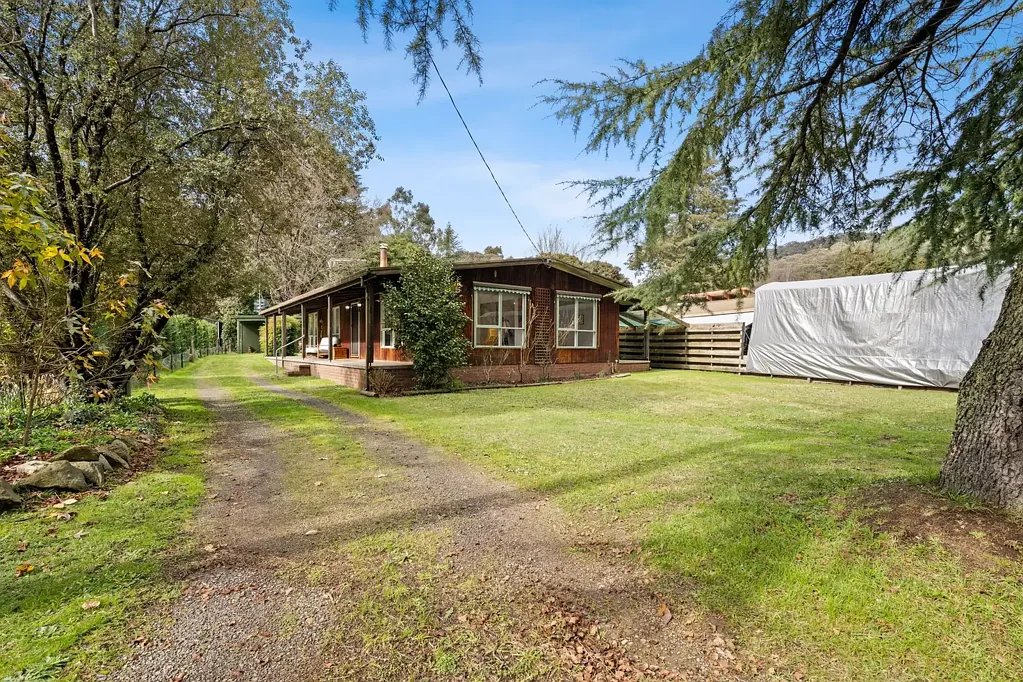 Harrietville 3房  RENOVATED SCANDI-INSPIRED RETREAT IN THE HEART OF HARRIETVILLE