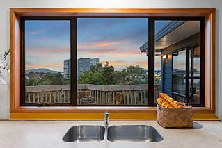17A Rangitoto Terrace, Milford, North Shore City