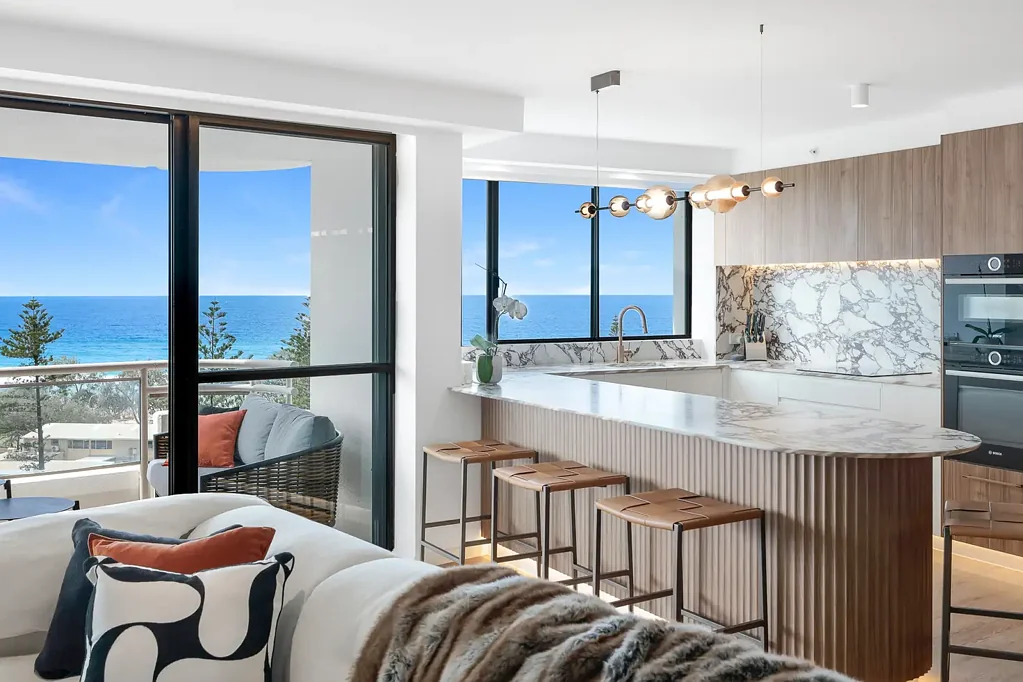 Main Beach 2chambre Refined Coastal Living with Iconic Ocean & Broadwater Views