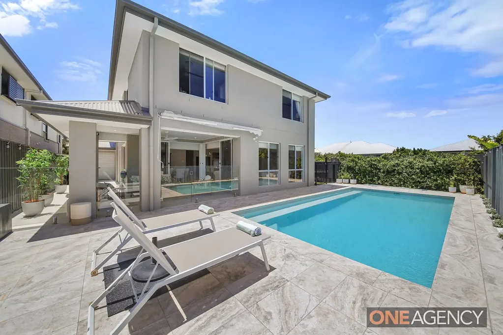 Palmview 4कमरा Coastal-Inspired Family Retreat With Bushland Views & Ultimate Outdoor Living