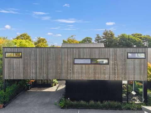 Saint Albans 4房  Stylish, Sophisticated, and Priced to Sell