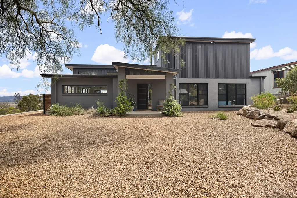 Mudgee Bushland Masterpiece with Views
