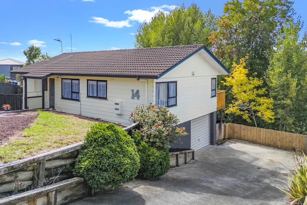 14 Landsdale Place, Massey, Waitakere City, Auckland