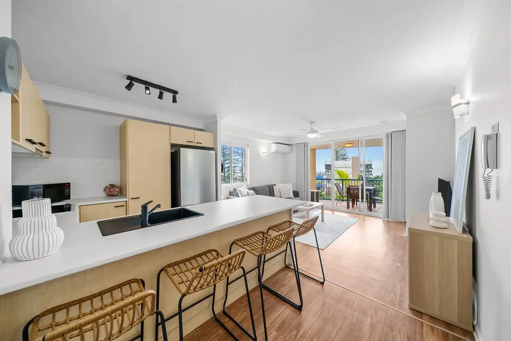 18/93 Old Burleigh Road, Broadbeach, QLD 4218