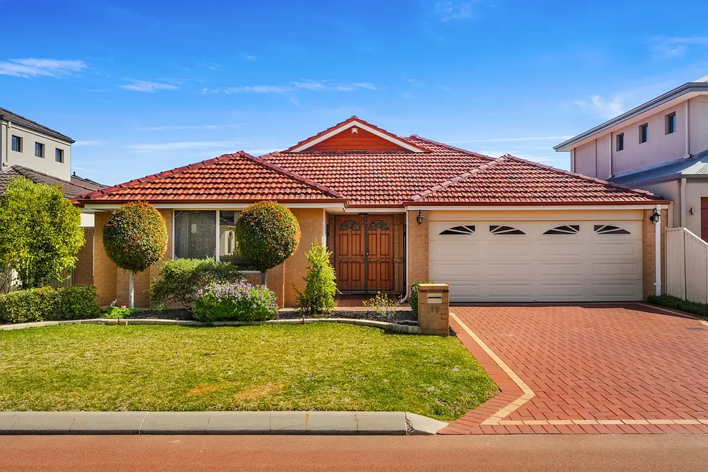 Stirling 3 Slaapkamer Spacious, Flexible Living in Sought-After Roselea Estate