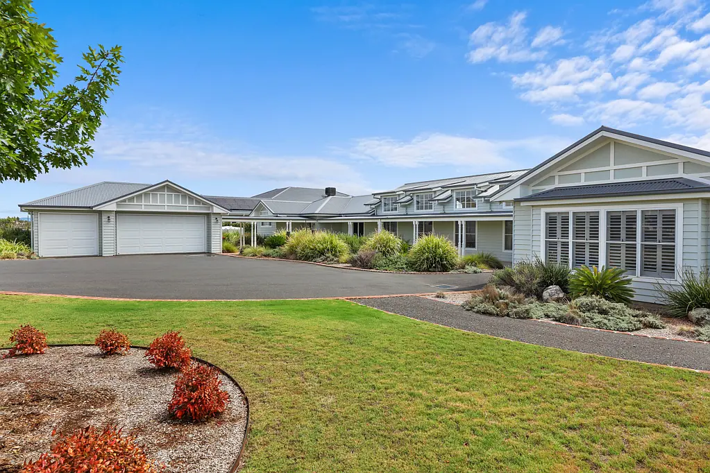 Tamworth 5chambre Spacious Contemporary Living with Pool + Tennis Court