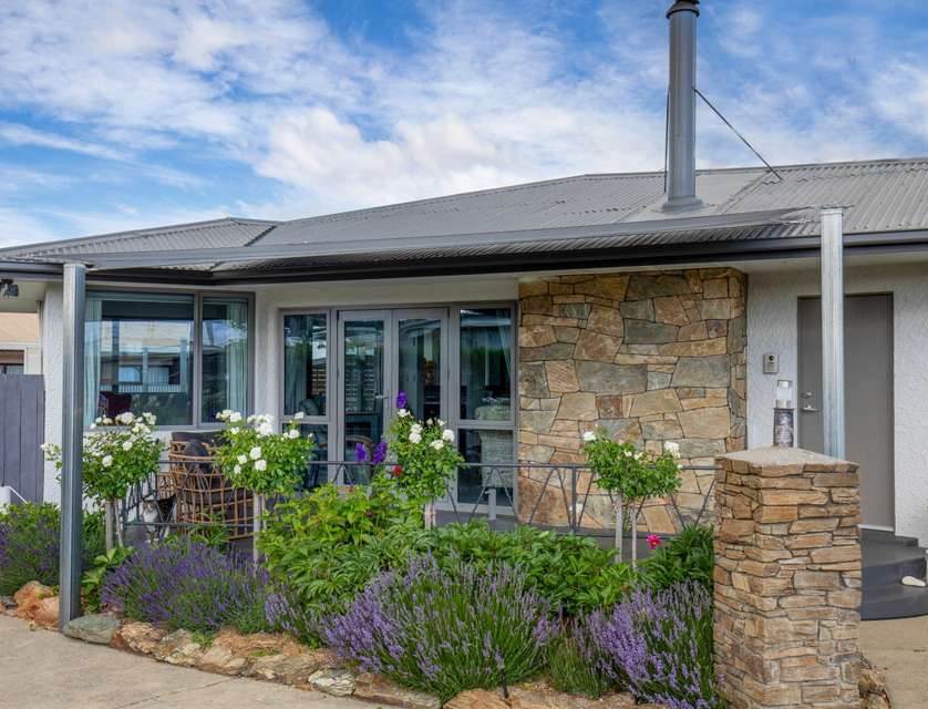 19 Royal Terrace, Alexandra, Otago, 4部屋, 2バスルーム, House