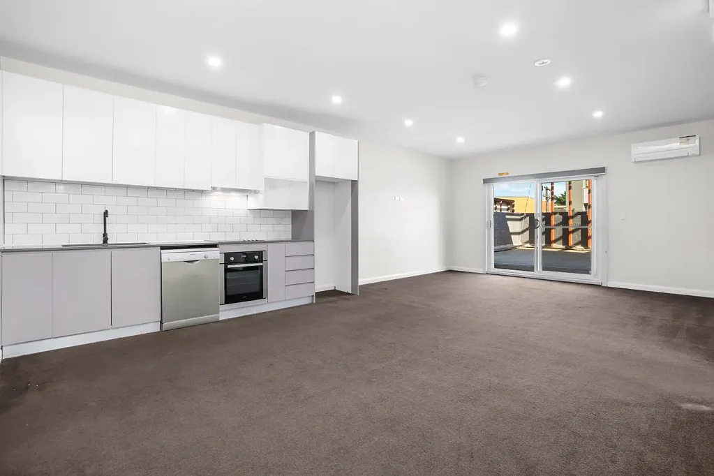 Spacious three bedroom apartment in Zetland with large terrace balcony