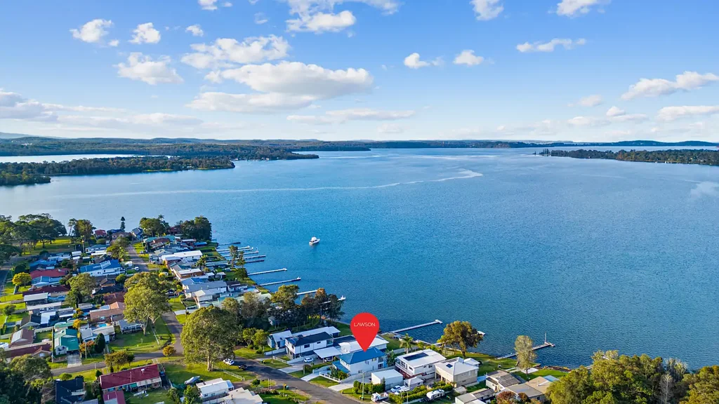 Bonnells Bay 3બેડરૂમ Waterfront Living with Sweeping Views and Shared Jetty