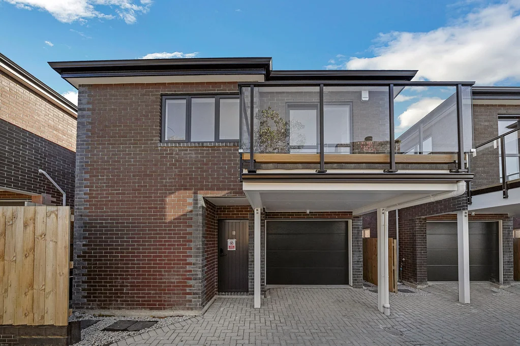 Glendene 4房  Urgent Sale - Brick & Tile Beauty Must Go!
