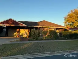 2 Kingfisher Drive, West Wodonga